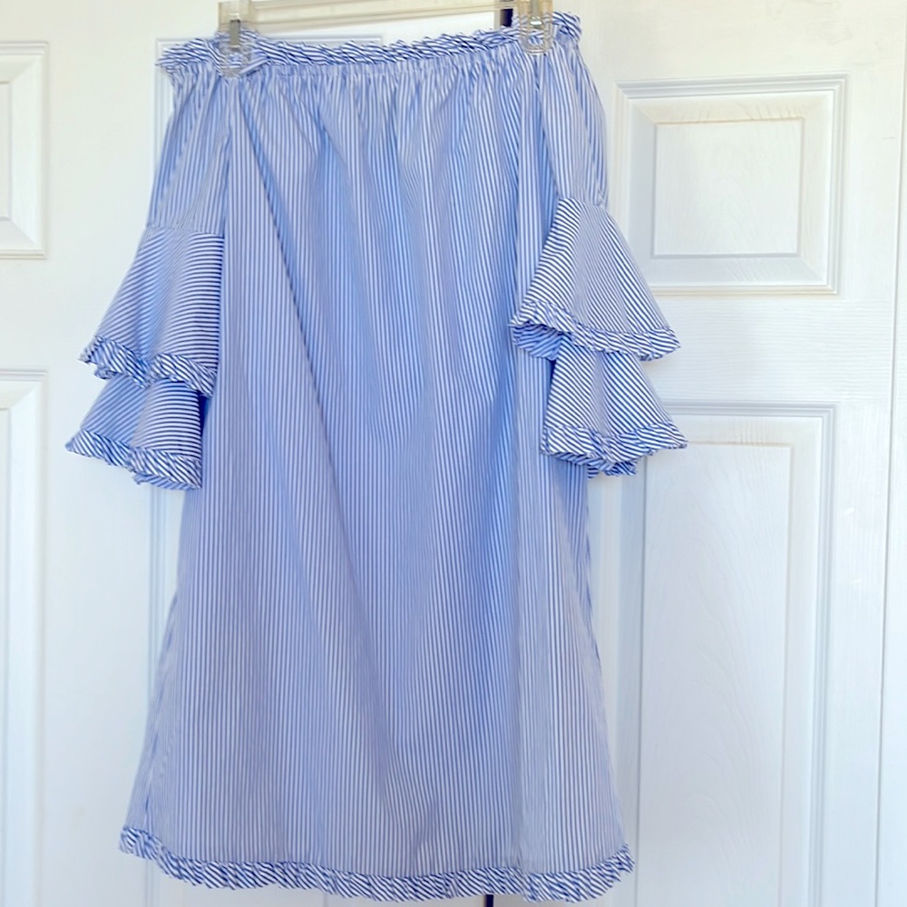 SUMMER BLUE STRIPED DRESS.  LOOSE DOUBLE RUFFLE SLEEVES. SIZE 8